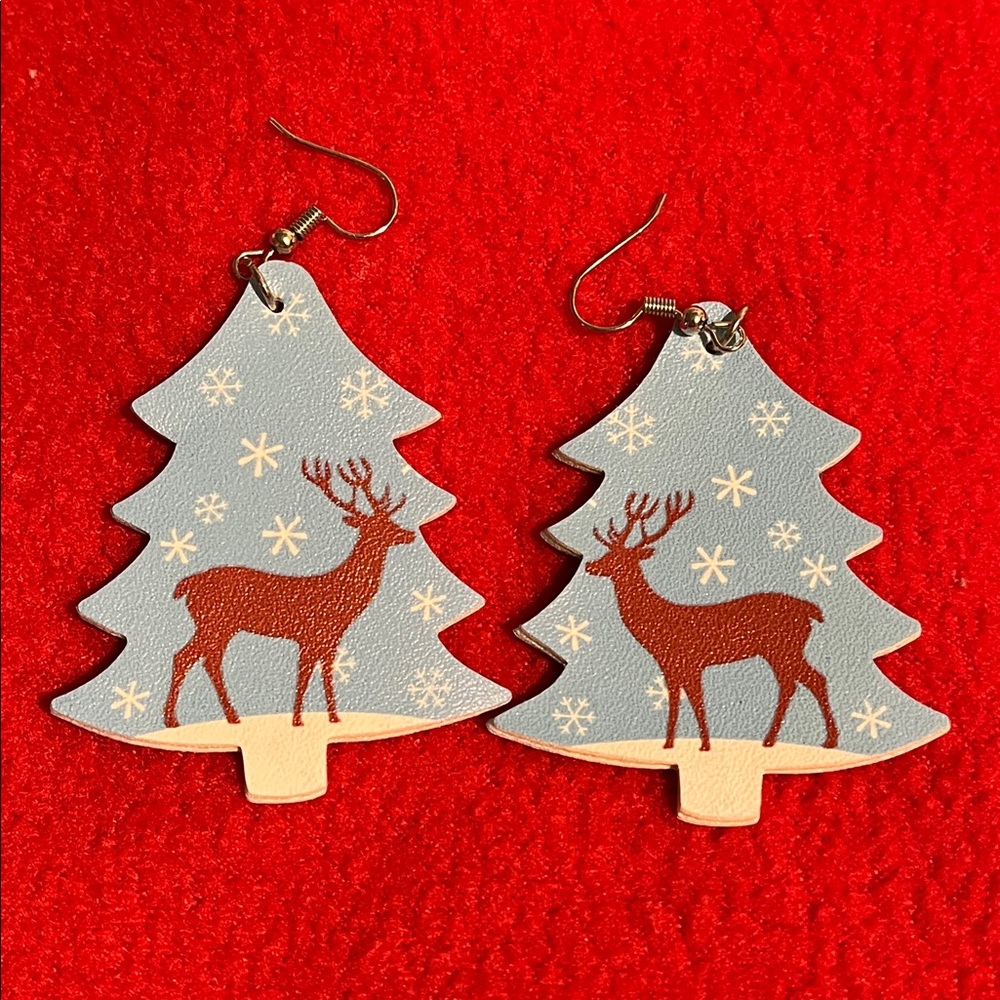NEW B2G1 🎄"REINDEER TREE" Holiday Earrings- light blue